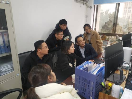 李局长实地调研3.jpg